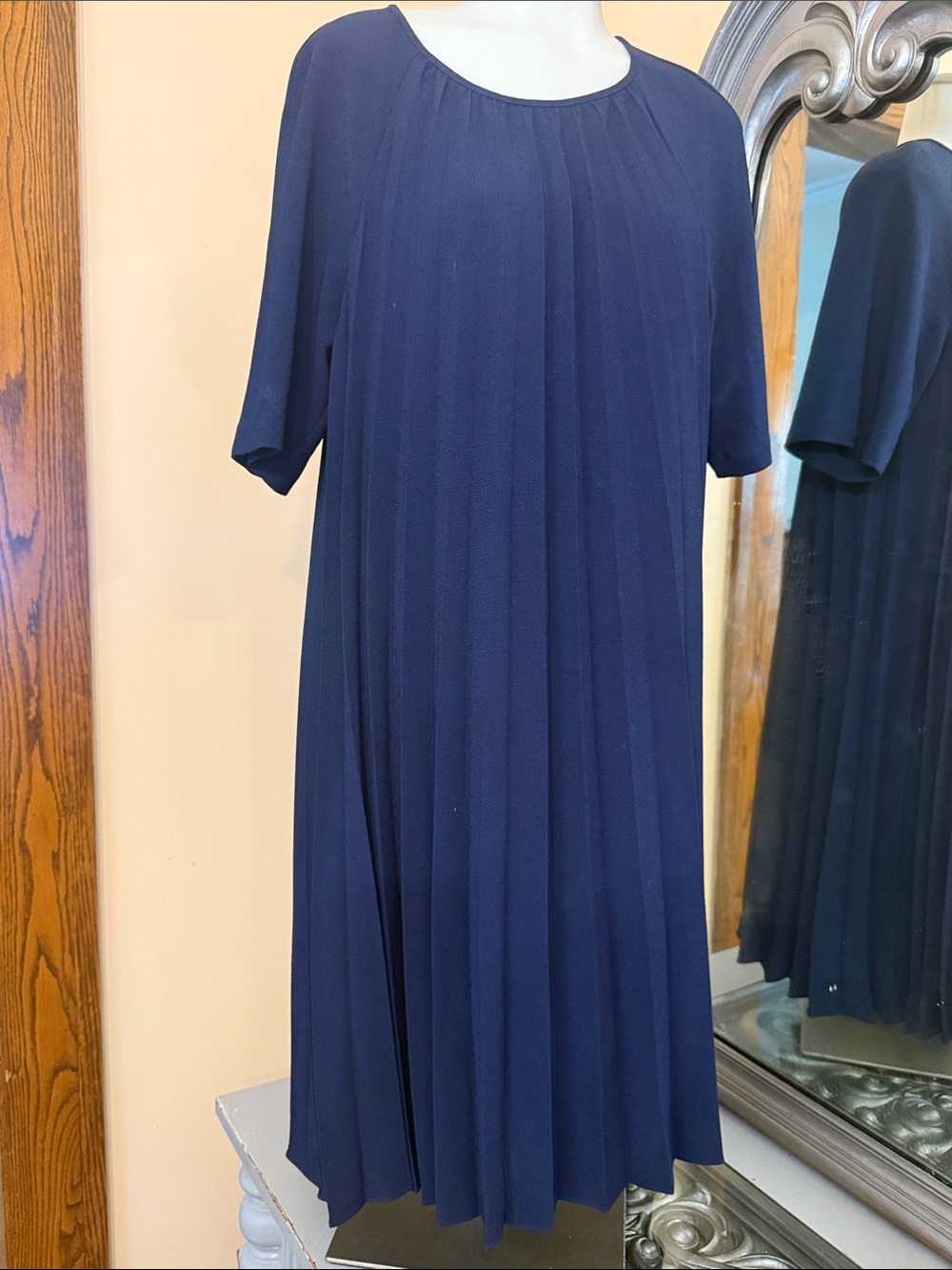 Maggy London 14 Navy Pleated Dress